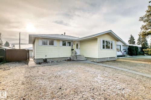 7011 135A Avenue, Edmonton, AB - Outdoor