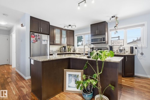 12820 95 Street, Edmonton, AB - Indoor Photo Showing Kitchen With Upgraded Kitchen
