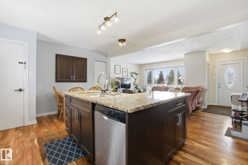12820 95 Street, Edmonton, AB - Indoor Photo Showing Kitchen With Upgraded Kitchen