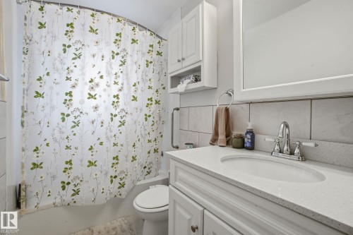 12820 95 Street, Edmonton, AB - Indoor Photo Showing Bathroom