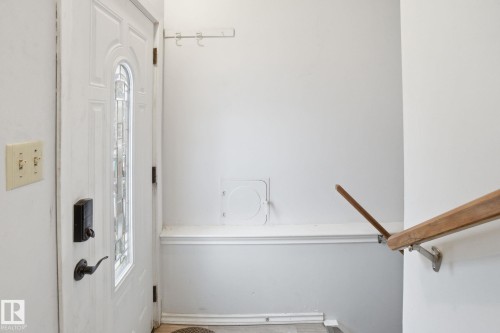 12820 95 Street, Edmonton, AB - Indoor Photo Showing Other Room