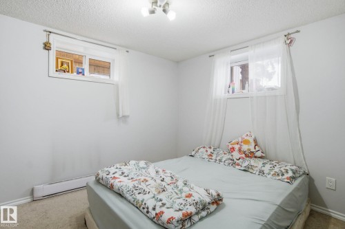 12820 95 Street, Edmonton, AB - Indoor Photo Showing Bedroom