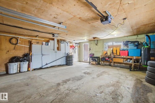 12820 95 Street, Edmonton, AB - Indoor Photo Showing Garage