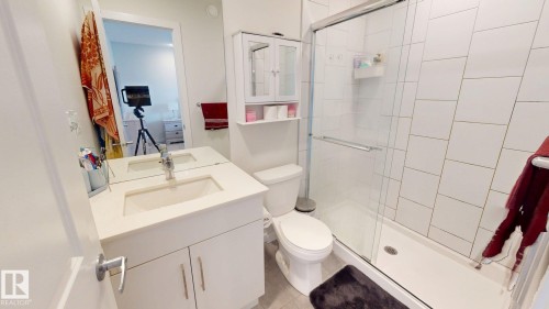 2093 Maple Road, Edmonton, AB - Indoor Photo Showing Bathroom