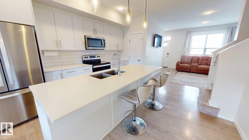 2093 Maple Road, Edmonton, AB - Indoor Photo Showing Kitchen With Double Sink With Upgraded Kitchen