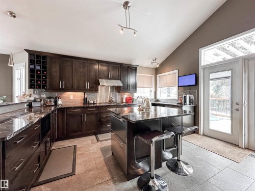 9 Deslauriers Crescent, St. Albert, AB - Indoor Photo Showing Kitchen With Upgraded Kitchen