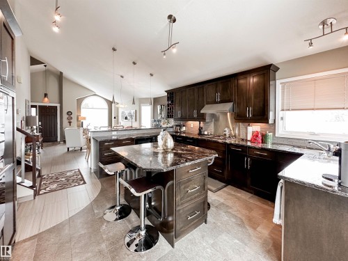 9 Deslauriers Crescent, St. Albert, AB - Indoor Photo Showing Other Room