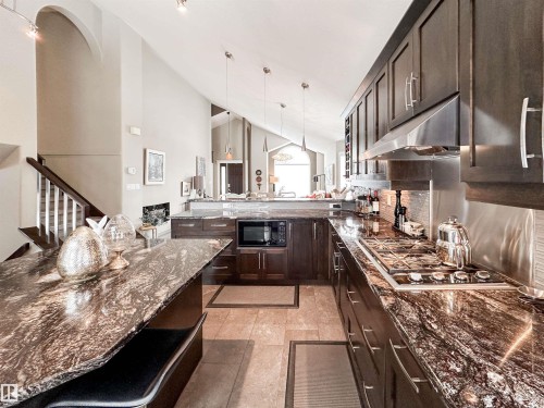 9 Deslauriers Crescent, St. Albert, AB - Indoor Photo Showing Kitchen With Upgraded Kitchen