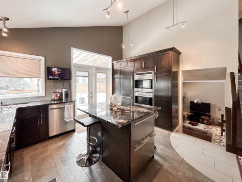 9 Deslauriers Crescent, St. Albert, AB - Indoor Photo Showing Kitchen With Upgraded Kitchen