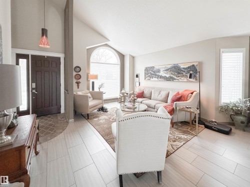 9 Deslauriers Crescent, St. Albert, AB - Indoor Photo Showing Living Room