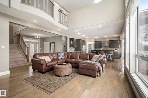 10720 65 Street, Edmonton, AB - Indoor Photo Showing Living Room