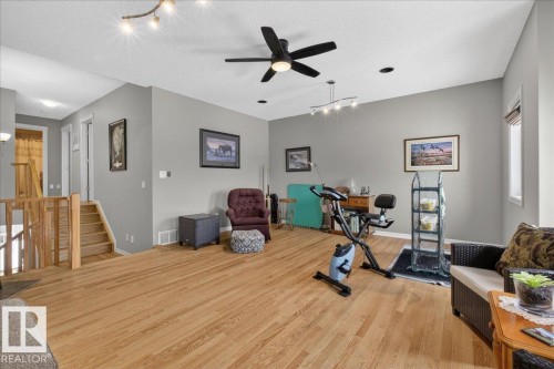 942 Chahley Crescent, Edmonton, AB - Indoor Photo Showing Gym Room