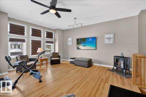 942 Chahley Crescent, Edmonton, AB - Indoor