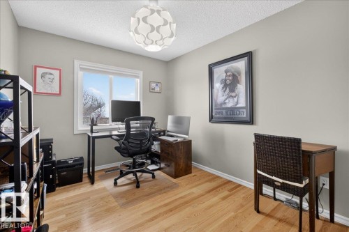 942 Chahley Crescent, Edmonton, AB - Indoor Photo Showing Office