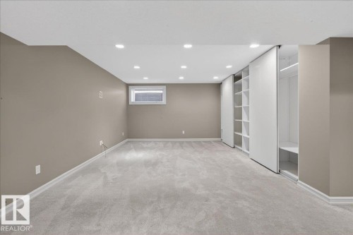 942 Chahley Crescent, Edmonton, AB - Indoor