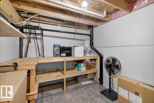 942 Chahley Crescent, Edmonton, AB - Indoor