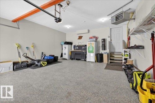 942 Chahley Crescent, Edmonton, AB - Indoor