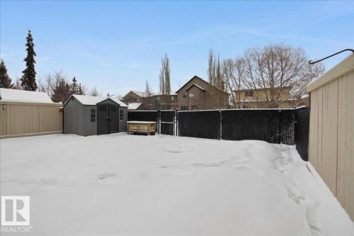 942 Chahley Crescent, Edmonton, AB - Outdoor