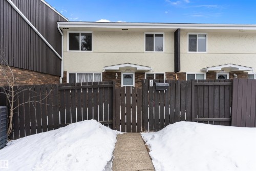 196 ROSELAND Village  Edmonton, AB T5E 5R6