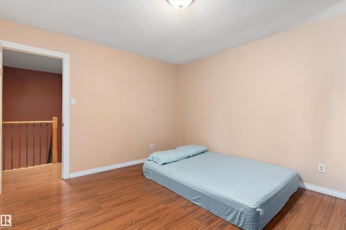 196 Roseland Village, Edmonton, AB - Indoor Photo Showing Bedroom