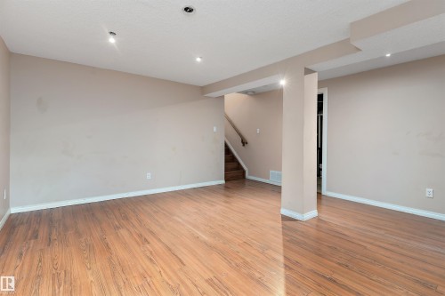 196 Roseland Village, Edmonton, AB - Indoor