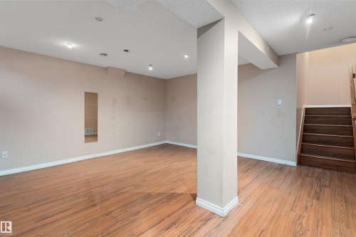196 Roseland Village, Edmonton, AB - Indoor Photo Showing Other Room