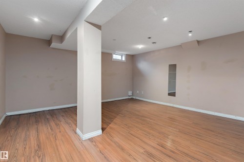 196 Roseland Village, Edmonton, AB - Indoor