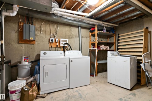 196 Roseland Village, Edmonton, AB - Indoor Photo Showing Laundry Room