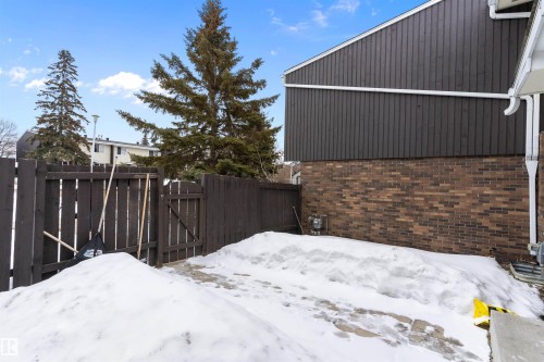 196 Roseland Village, Edmonton, AB - Outdoor