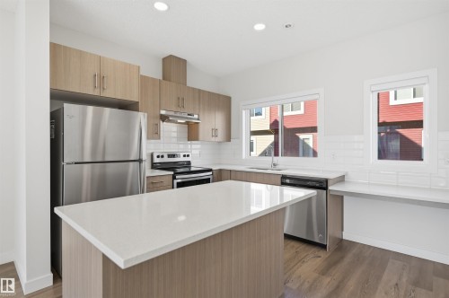 85 1010 Rabbit Hill Road, Edmonton, AB - Indoor Photo Showing Kitchen With Upgraded Kitchen