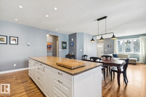 11118 72 Avenue, Edmonton, AB - Indoor