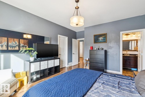11118 72 Avenue, Edmonton, AB - Indoor Photo Showing Bedroom