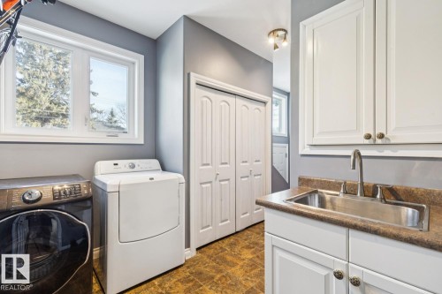 11118 72 Avenue, Edmonton, AB - Indoor Photo Showing Laundry Room