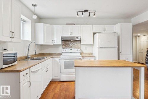 11118 72 Avenue, Edmonton, AB - Indoor Photo Showing Kitchen With Double Sink
