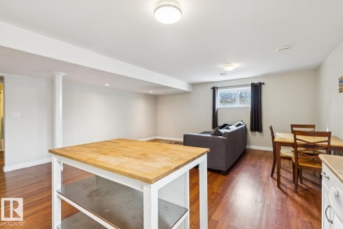 11118 72 Avenue, Edmonton, AB - Indoor