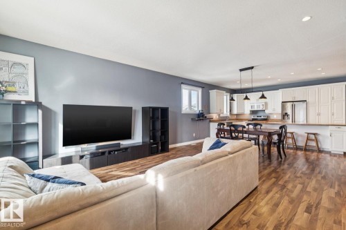 11118 72 Avenue, Edmonton, AB - Indoor Photo Showing Living Room