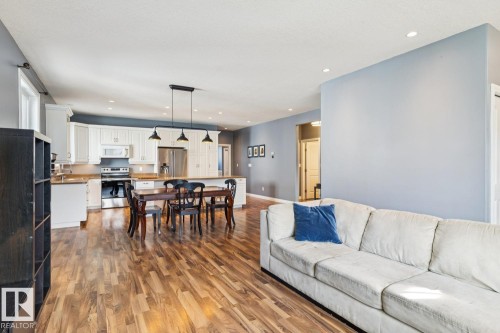 11118 72 Avenue, Edmonton, AB - Indoor Photo Showing Living Room