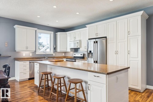 11118 72 Avenue, Edmonton, AB - Indoor Photo Showing Kitchen