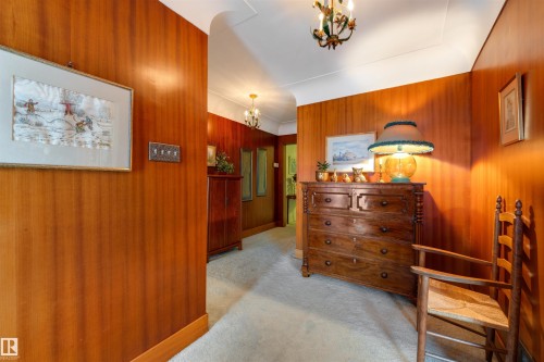 13882 Ravine Drive, Edmonton, AB - Indoor Photo Showing Other Room