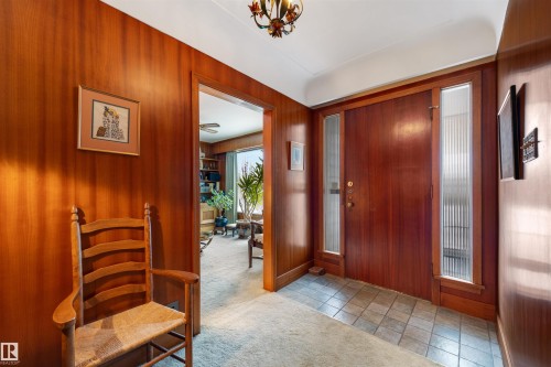 13882 Ravine Drive, Edmonton, AB - Indoor Photo Showing Other Room