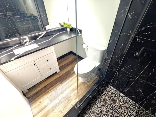 1307 10149 Saskatchewan Drive, Edmonton, AB - Indoor