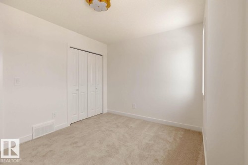 1723 Crossbill Loop, Edmonton, AB - Indoor Photo Showing Other Room