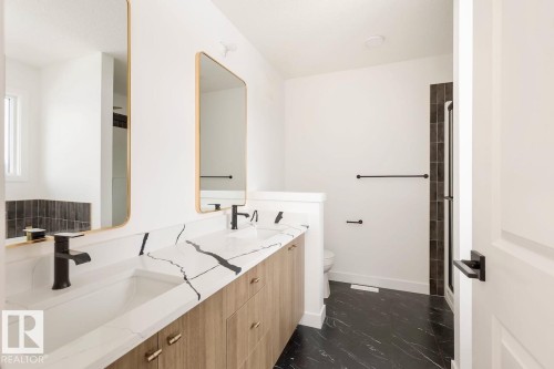 1723 Crossbill Loop, Edmonton, AB - Indoor Photo Showing Bathroom