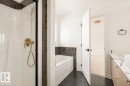1723 Crossbill Loop, Edmonton, AB  - Indoor Photo Showing Bathroom 