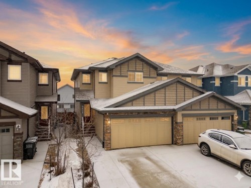 9439 209 Street  Edmonton, AB T5T 7J5