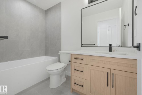 3140 Magpie Wy, Edmonton, AB - Indoor Photo Showing Bathroom