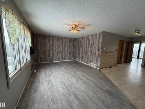 4847 50 Avenue, Sangudo, AB - Indoor Photo Showing Other Room