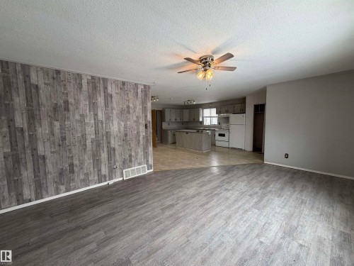 4847 50 Avenue, Sangudo, AB - Indoor