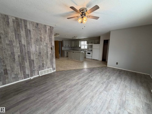 4847 50 Avenue, Sangudo, AB - Indoor