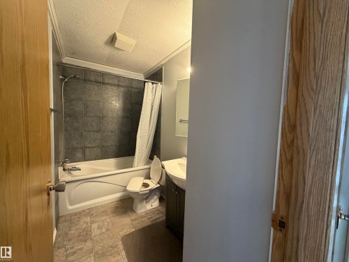 4847 50 Avenue, Sangudo, AB - Indoor Photo Showing Bathroom